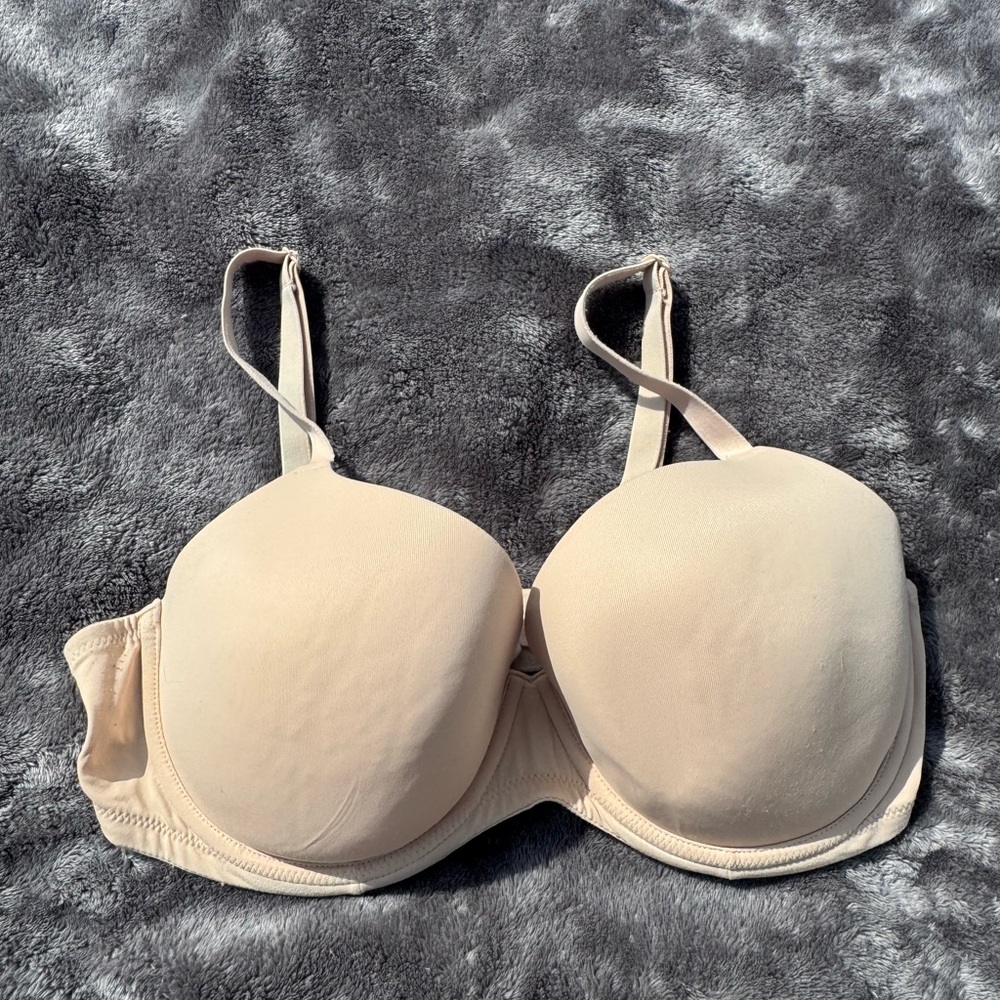 🤍🌸Victoria's Secret Wear Everywhere T-Shirt Bra🌸🤍